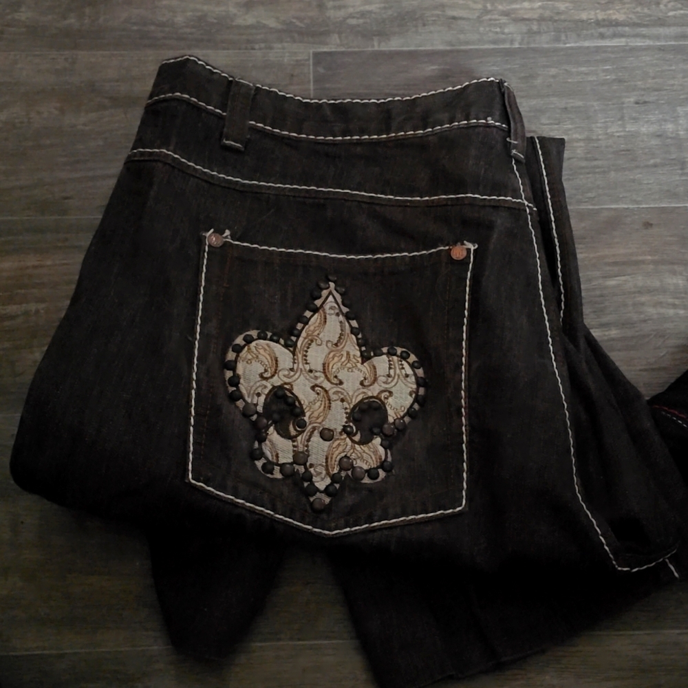 Deluxe knockout jeans